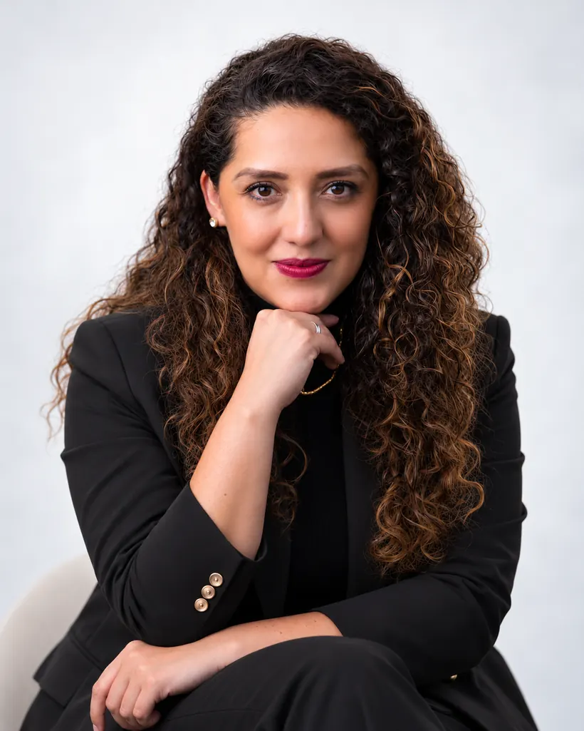 Retrato institucional de Mariana Paredes, cofundadora de LUM.Expert